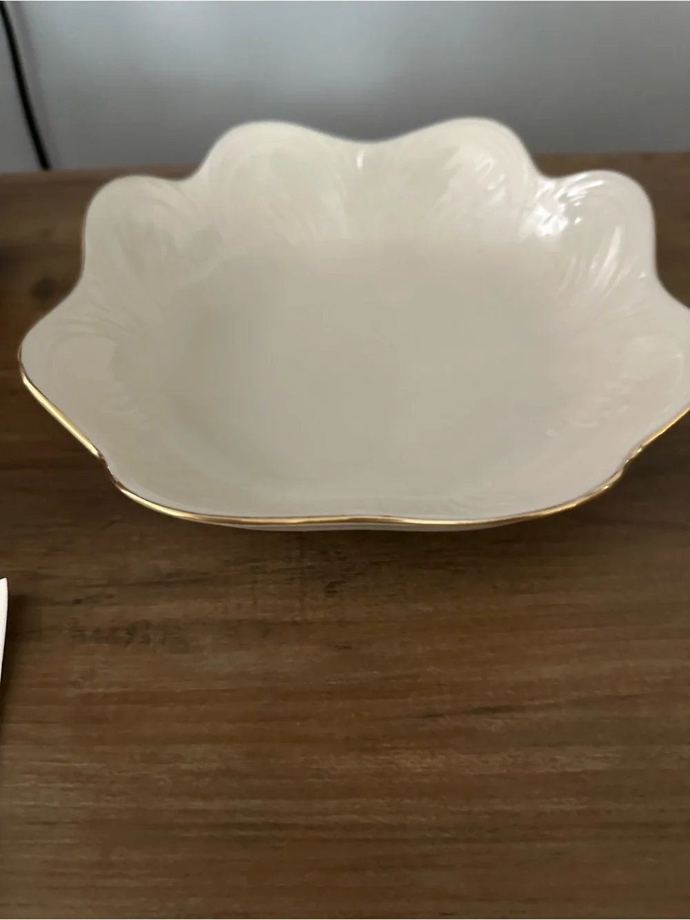 Lenox Cream Floral Scalloped Serving Bowl with Gold 24 k Edge